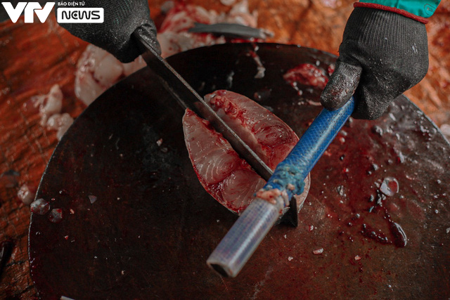 C&aacute; kho ni&ecirc;u đất l&agrave;ng Vũ Đại &ldquo;rực lửa&rdquo; th&acirc;u đ&ecirc;m đ&oacute;n Tết Nguy&ecirc;n đ&aacute;n - Ảnh 5.