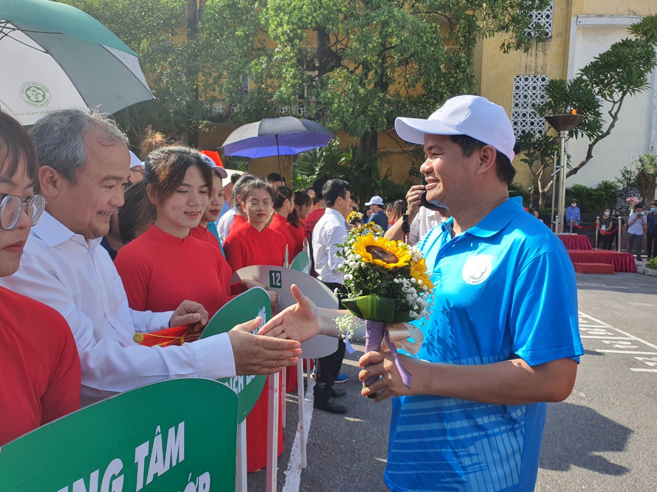 Khỏe để chăm sóc người bệnh, khỏe để bảo vệ nhân dân - Ảnh 6.