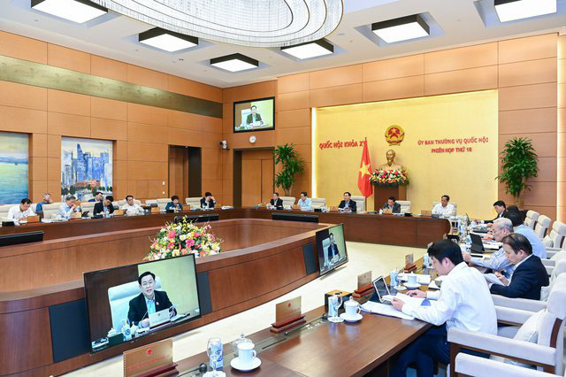 Nhanh nhạy chuyển hướng chiến lược phòng, chống dịch tại những thời điểm quyết định - Ảnh 2. Nhanh nhạy chuyển hướng chiến lược phòng, chống dịch tại những thời điểm quyết định - Ảnh 2.