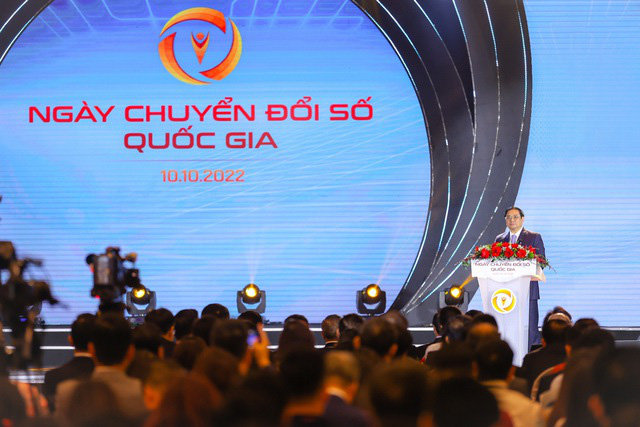 Thủ tướng: Chuyển đổi số phải để người dân, doanh nghiệp hưởng lợi - Ảnh 1. Thủ tướng: Chuyển đổi số phải để người dân, doanh nghiệp hưởng lợi - Ảnh 1.