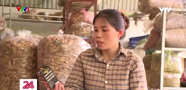 Biến thợ sửa đồ điện thành... bác sĩ đầu ngành để bán thuốc giả - Ảnh 6. Biến thợ sửa đồ điện thành... bác sĩ đầu ngành để bán thuốc giả - Ảnh 6.