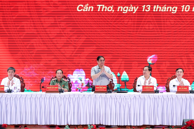 Thủ tướng Phạm Minh Chính tiếp xúc cử tri TP Cần Thơ - Ảnh 1.