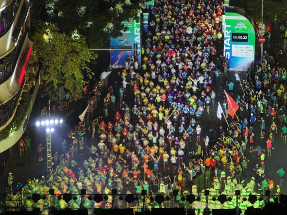 Trịnh Quốc Lượng và Nguyễn Thị Oanh vô địch VPBank Hanoi Marathon 2022   - Ảnh 4.