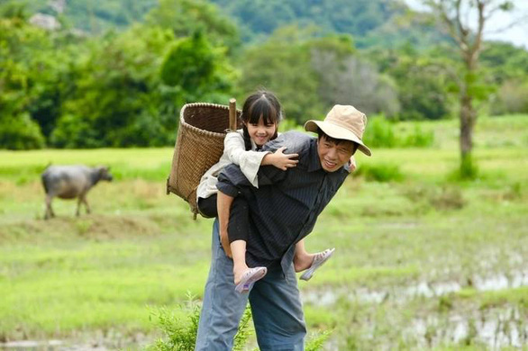 Mẹ rơm lùi lịch phát sóng 1 ngày - Ảnh 1.