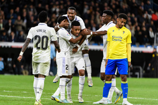 Vòng 14 La Liga: Toni Kroos tỏa sáng giúp Real Madrid đánh bại Cadiz - Ảnh 1. Vòng 14 La Liga: Toni Kroos tỏa sáng giúp Real Madrid đánh bại Cadiz - Ảnh 1.