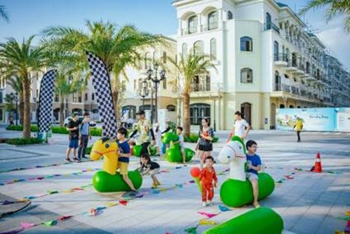 Vừa bàn giao nhà, Vinhomes Ocean Park 2 - The Empire đã rộn ràng lễ hội - Ảnh 5.