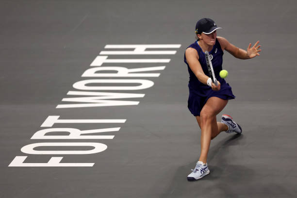 WTA Finals | Iga Swiatek thắng dễ trận ra quân   - Ảnh 1.