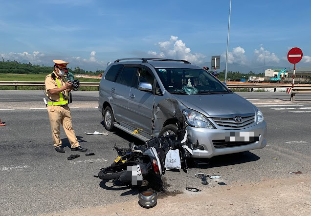 Quảng Ngãi: Yêu cầu cán bộ, đảng viên không can thiệp vào quá trình cảnh sát giao thông xử lý vi phạm - Ảnh 1.