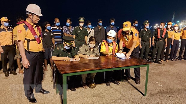 Bộ Ngoại giao: Việt Nam hỗ trợ nhân đạo hơn 300 công dân Sri Lanka gặp nạn trên biển - Ảnh 1.