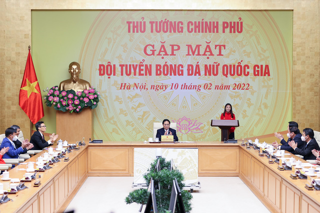 Thủ tướng Phạm Minh Chính gặp gỡ, chúc mừng các Đội tuyển Bóng đá nữ Việt Nam - Ảnh 1.