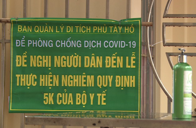 Tăng cường phòng dịch tại các điểm lễ hội rằm tháng Giêng - Ảnh 2.