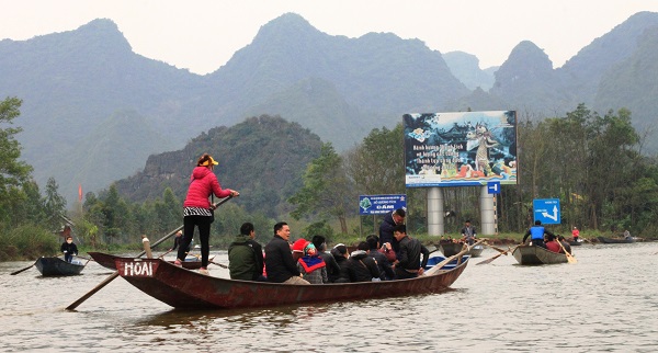 Đảm bảo an toàn giao thông đường thủy lễ hội chùa Hương - Ảnh 1.