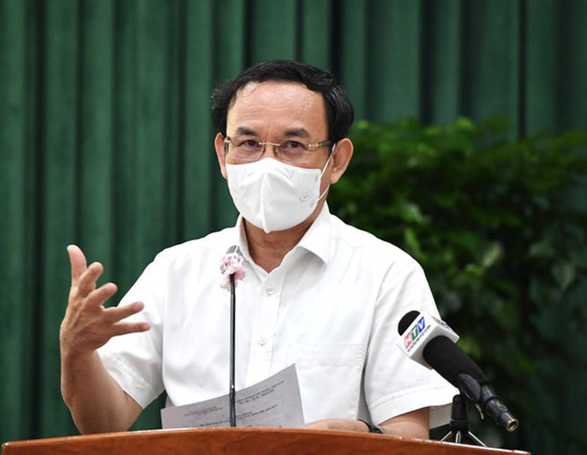 
Secretary of HCMC Party Committee Nguyen Van Nen is giving his speech in the meeting. (Photo: SGGP)
