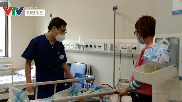 Trẻ mắc COVID-19 kh&ocirc;ng triệu chứng, sớm khỏi bệnh nhưng sau đ&oacute; suy đa tạng, b&aacute;c sĩ cảnh b&aacute;o mối nguy hậu COVID-19 - Ảnh 2.