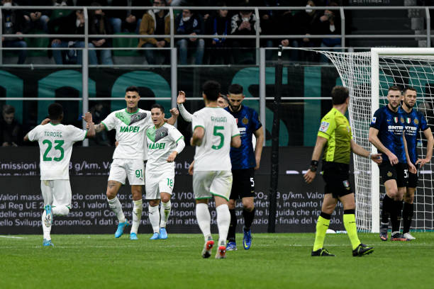 Bất ngờ bại trận trước Sassuolo, Inter Milan lỡ cơ hội đòi lại ngôi đầu - Ảnh 1.