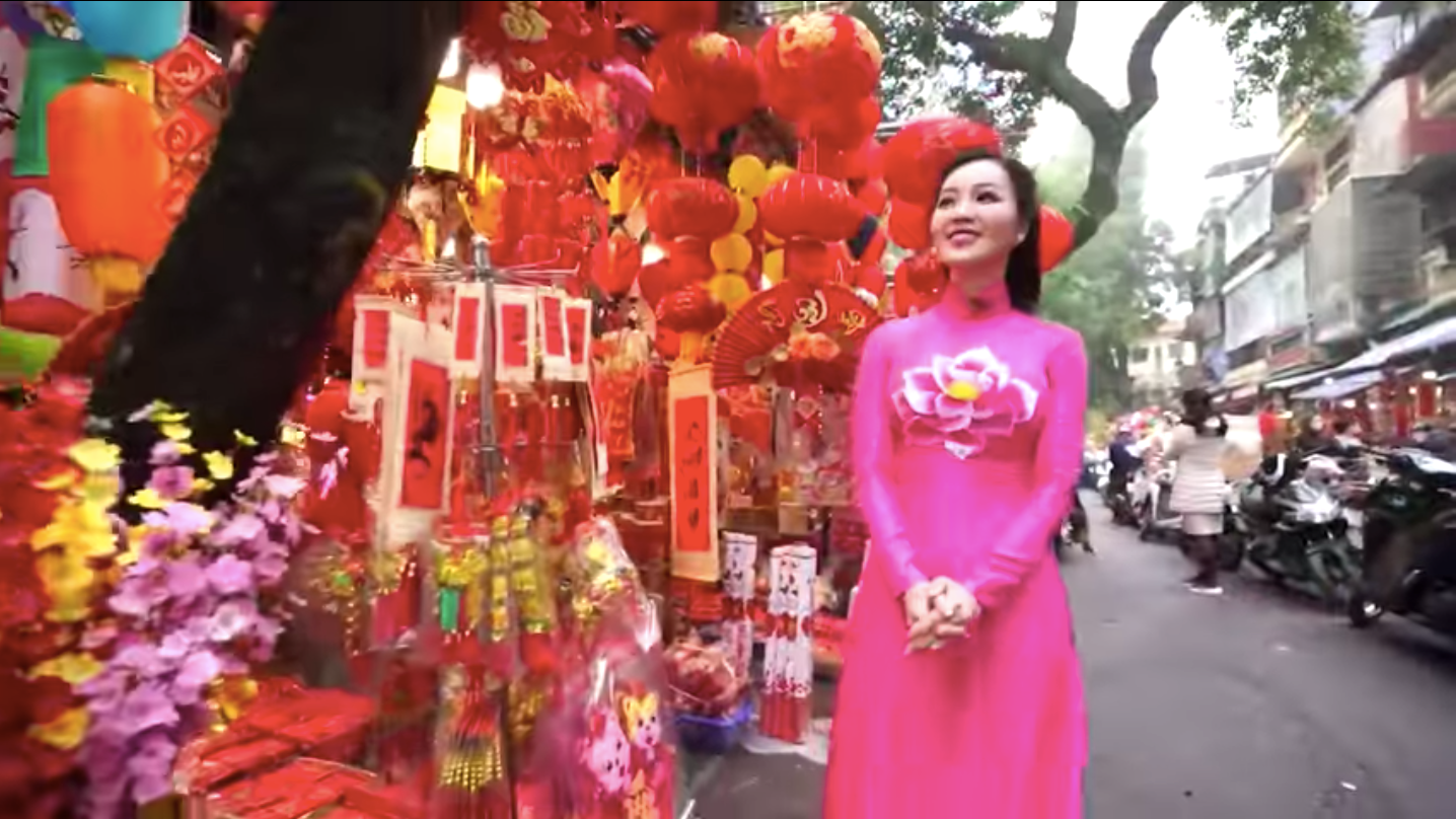 Loạt áo dài Xuân của Á hậu, BTV Thuỵ Vân - Ảnh 13. Loạt áo dài Xuân của Á hậu, BTV Thuỵ Vân - Ảnh 13.