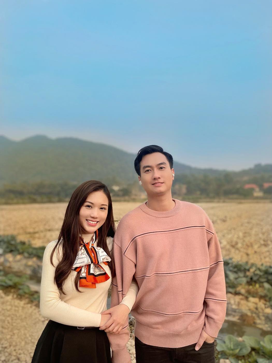Phạm Ngọc Anh và Anh Tuấn trong Phố trong làng