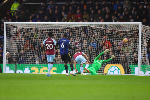 Ngoại hạng Anh | Hòa thất vọng trước Burnley, Man Utd mất vị trí thứ 4 - Ảnh 1.