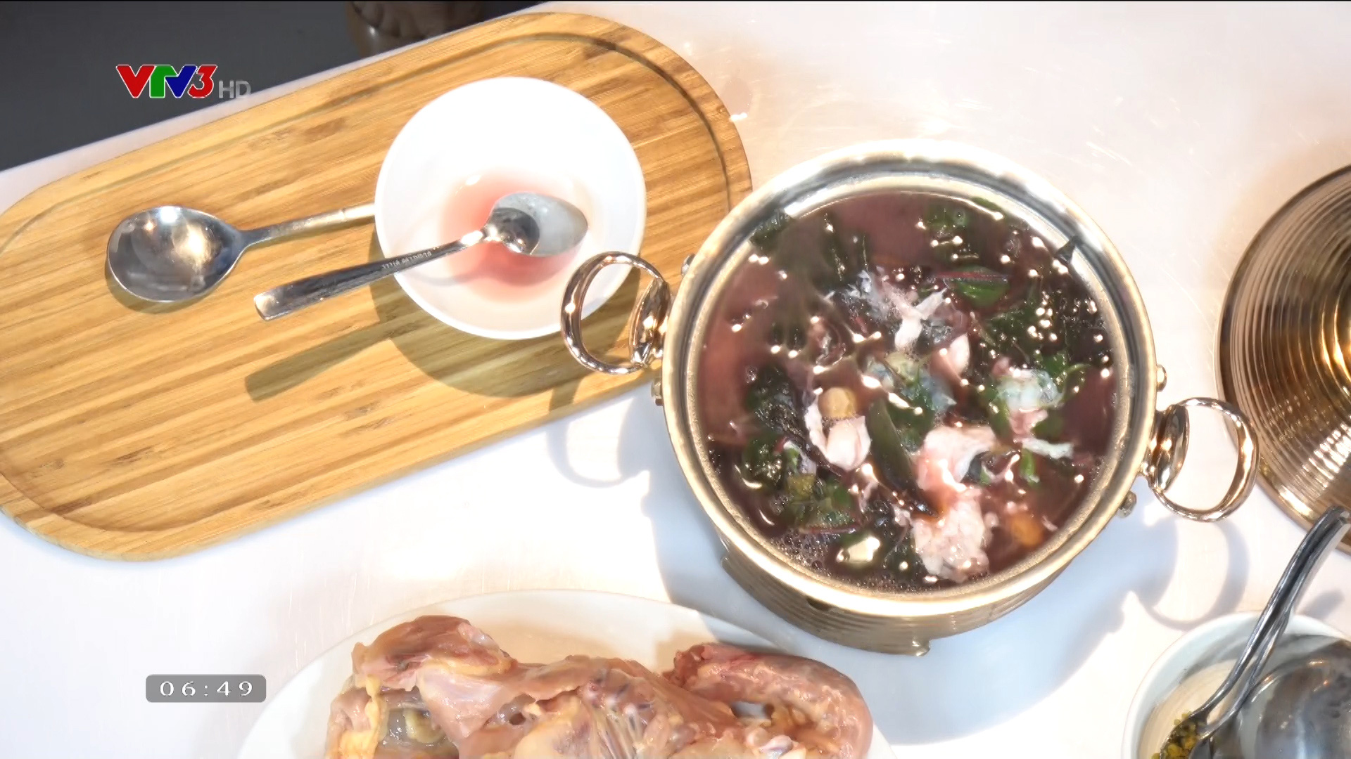 C&aacute;ch nấu canh rau dền trứng bắc thảo ngọt m&aacute;t, bổ dưỡng - Ảnh 4.