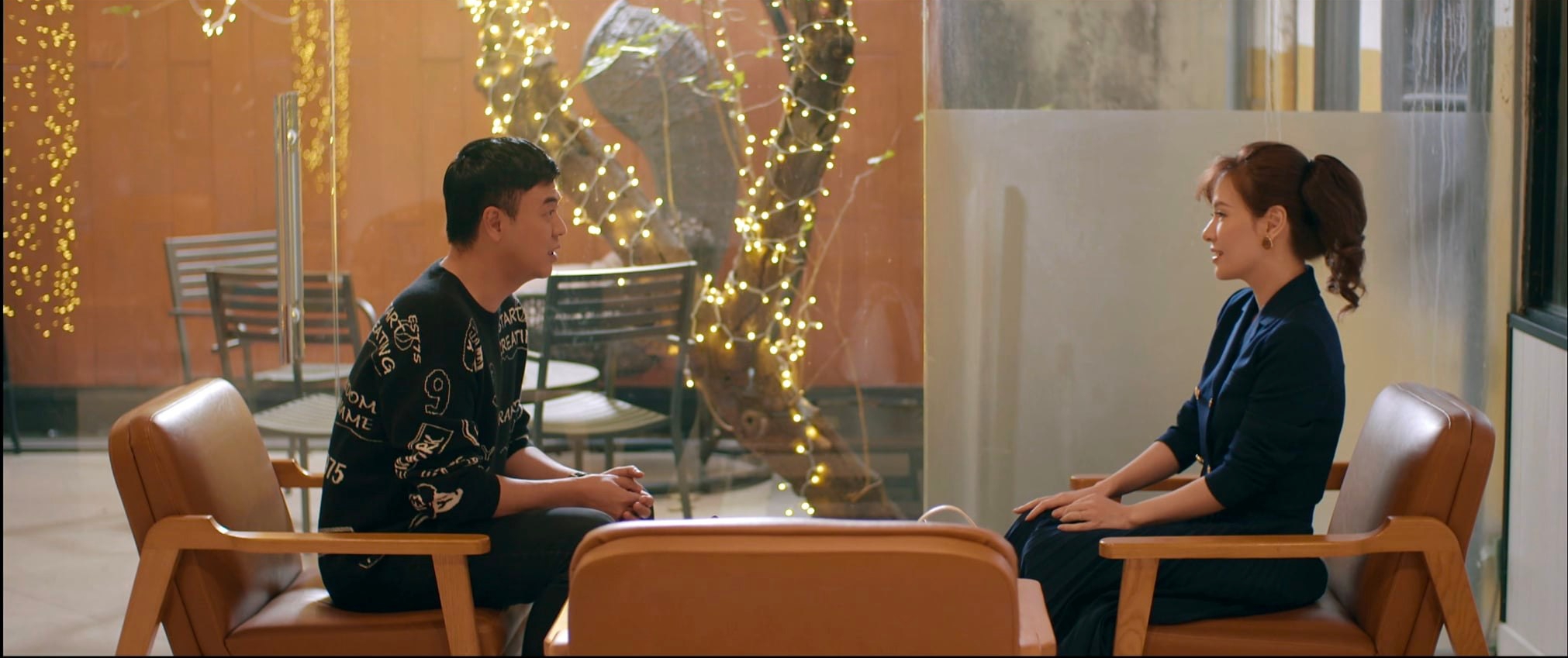 Anh c&oacute; phải đ&agrave;n &ocirc;ng kh&ocirc;ng? - Tập 17: Duy Anh khấp khởi v&igrave; bạn g&aacute;i cũ th&agrave;nh h&agrave;ng x&oacute;m, Tuấn Khang bật kh&oacute;c v&igrave; nhớ mẹ - Ảnh 3.