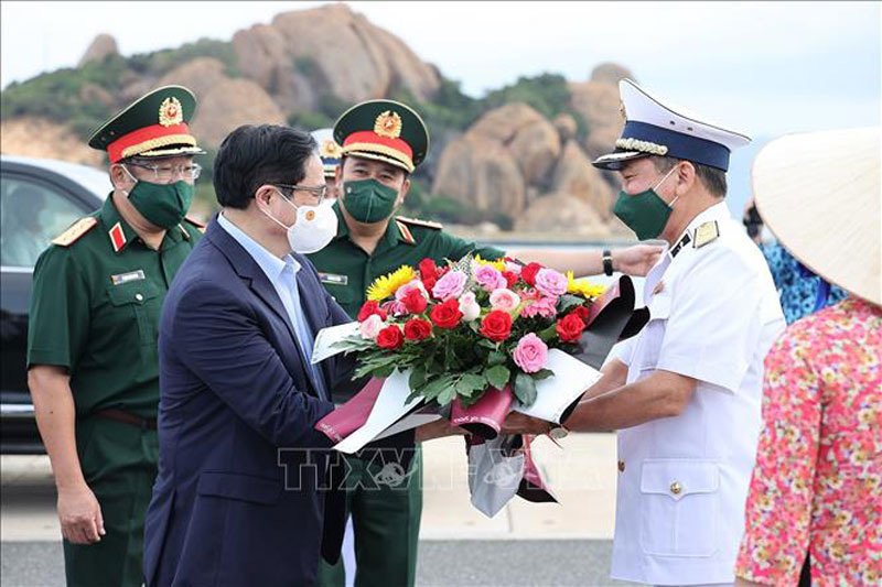 
The PM visits officers and soldiers of Submarine Brigade 189
