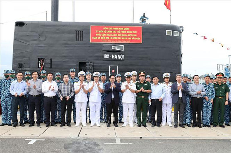 
The PM and officers and soldiers of Submarine Brigade 189
