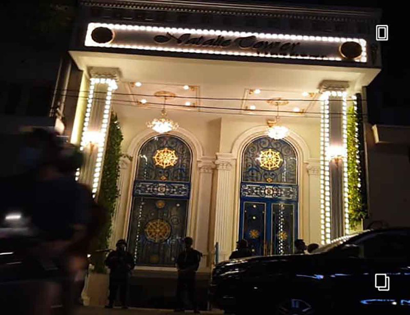 Công an TP Hồ Chí Minh thi hành lệnh bắt, khám xét nhà bà Nguyễn Phương Hằng - Ảnh 5. Công an TP Hồ Chí Minh thi hành lệnh bắt, khám xét nhà bà Nguyễn Phương Hằng - Ảnh 5.