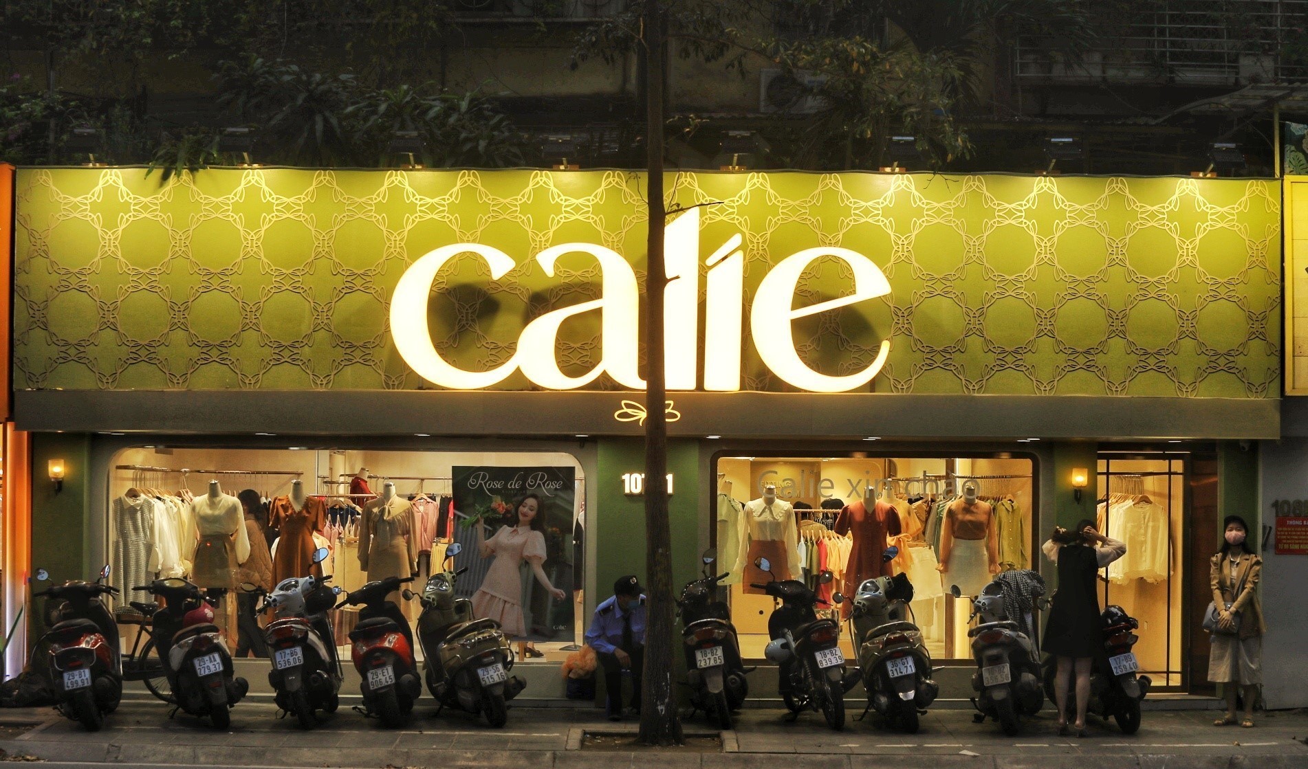 H&agrave; Nội lại đ&ocirc;ng đ&uacute;c, dần trở về trạng th&aacute;i b&igrave;nh thường mới - Ảnh 15.