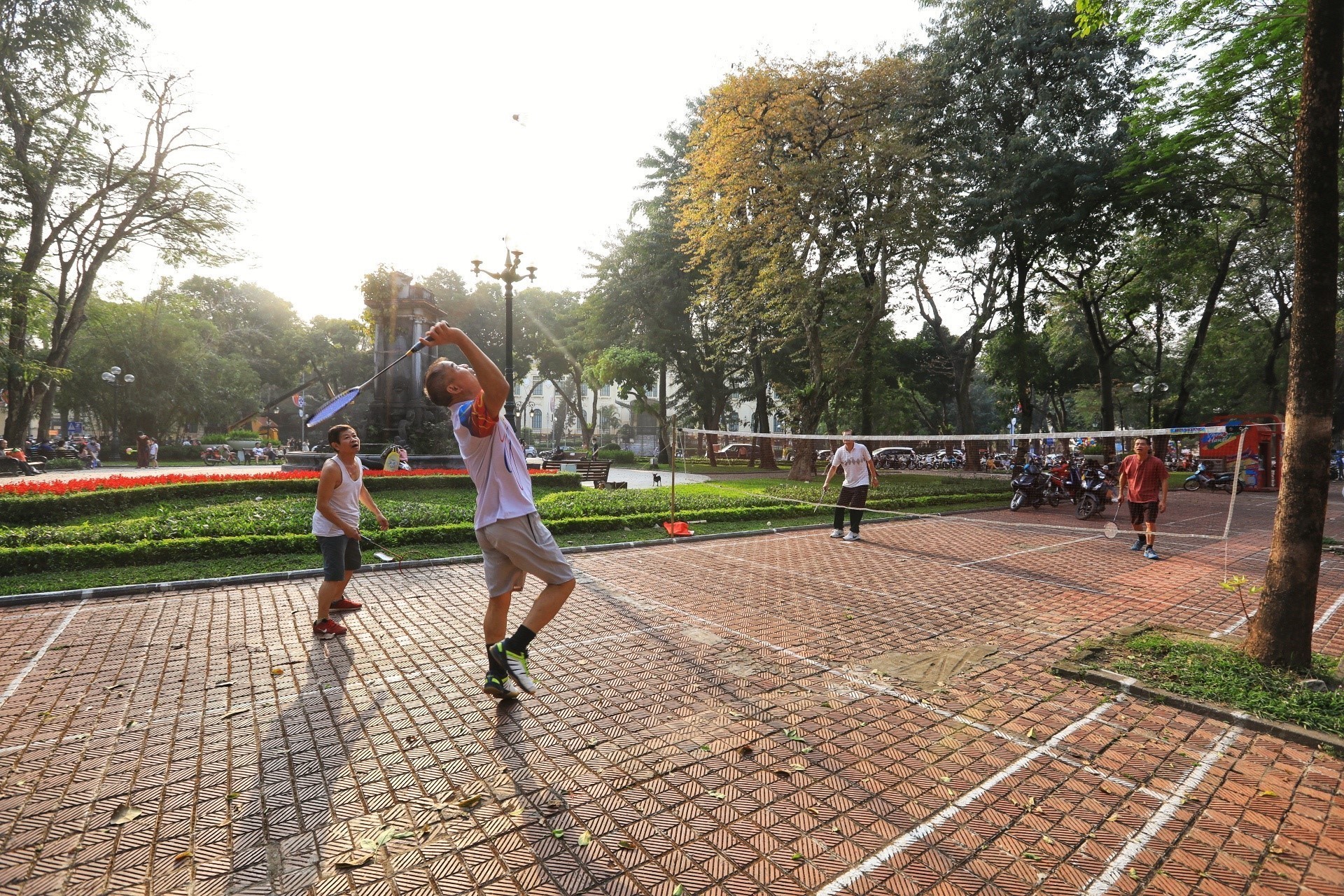 H&agrave; Nội lại đ&ocirc;ng đ&uacute;c, dần trở về trạng th&aacute;i b&igrave;nh thường mới - Ảnh 14.