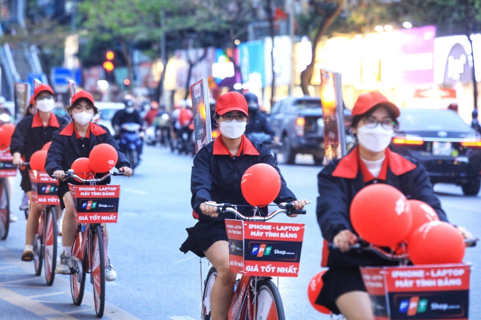 H&agrave; Nội lại đ&ocirc;ng đ&uacute;c, dần trở về trạng th&aacute;i b&igrave;nh thường mới - Ảnh 12.