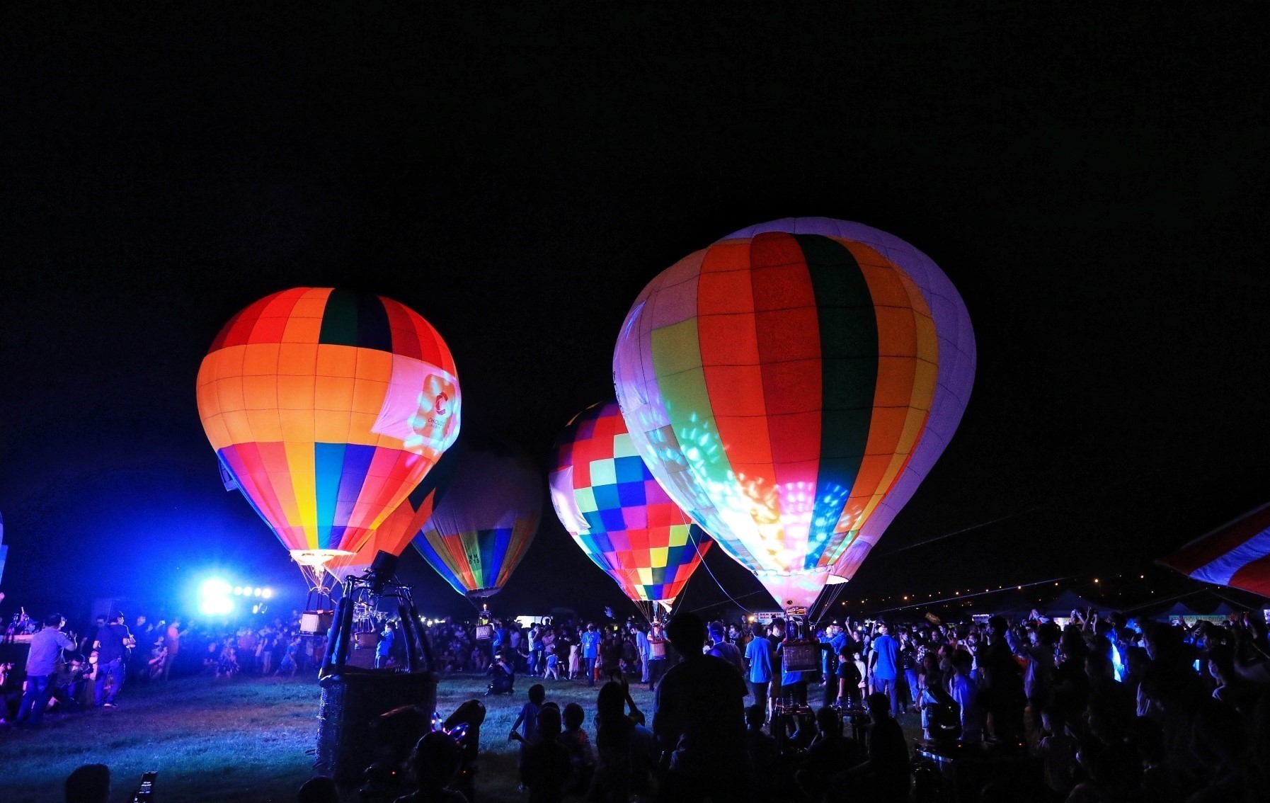 H&agrave; Nội lại đ&ocirc;ng đ&uacute;c, dần trở về trạng th&aacute;i b&igrave;nh thường mới - Ảnh 3.