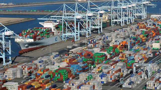 Chuỗi cung ứng toàn cầu gánh thêm áp lực gián đoạn - Ảnh 1. Chuỗi cung ứng toàn cầu gánh thêm áp lực gián đoạn - Ảnh 1.