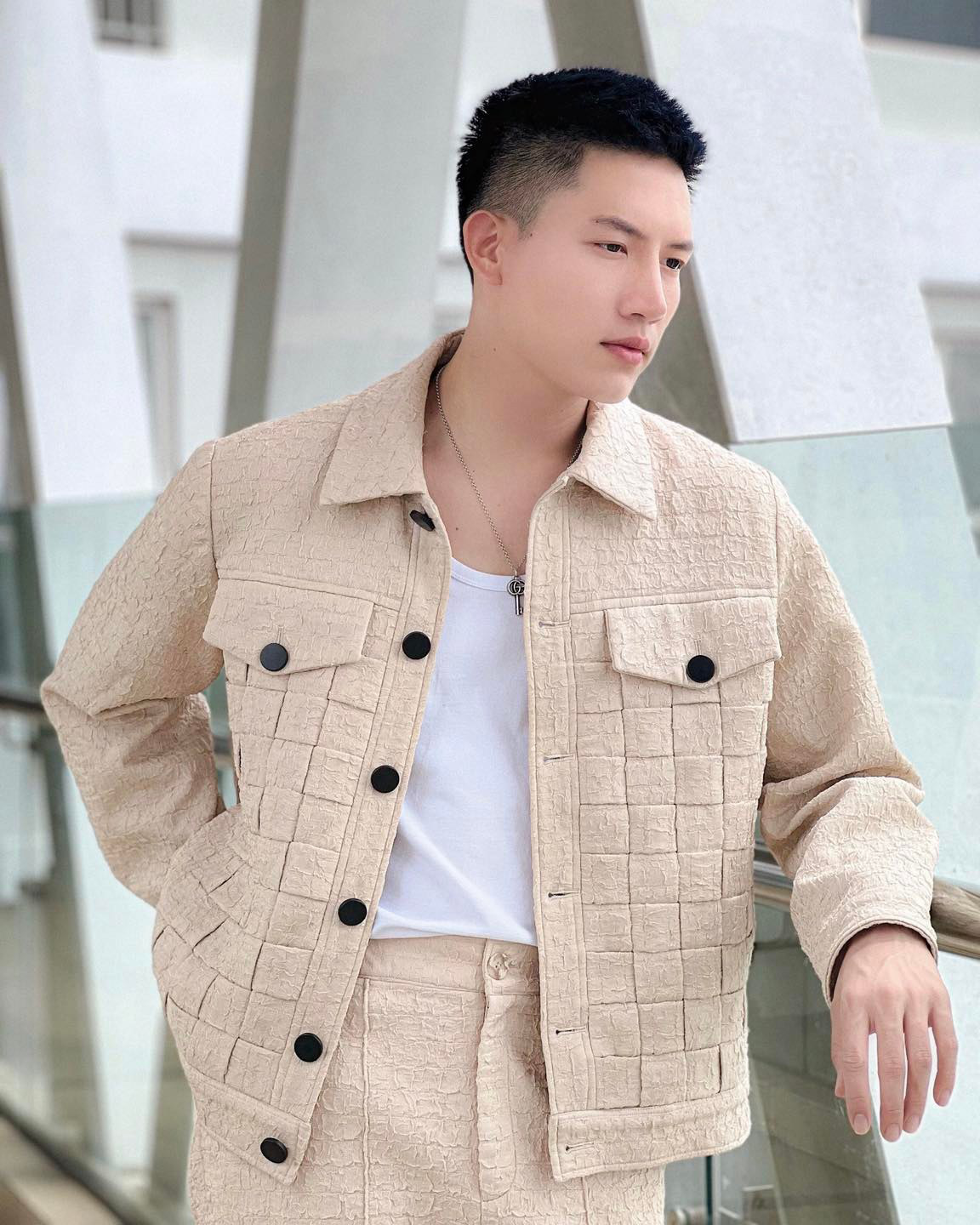 Ca sĩ Anh Tú: Tôi với Lyly là bạn rất thân - Ảnh 1. Ca sĩ Anh Tú: Tôi với Lyly là bạn rất thân - Ảnh 1.