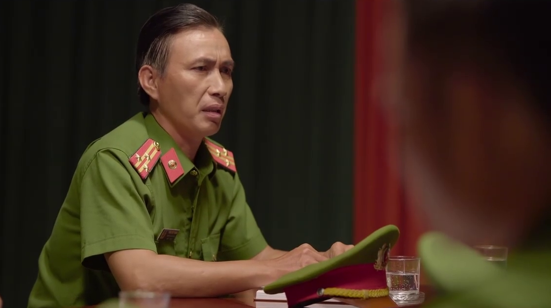 Bão ngầm - Tập 29: Tòng chết, Hải Triều dùng kế dụ rắn ra khỏi hang để bắt Toàn khỉ đốm - Ảnh 12. Bão ngầm - Tập 29: Tòng chết, Hải Triều dùng kế dụ rắn ra khỏi hang để bắt Toàn khỉ đốm - Ảnh 12.