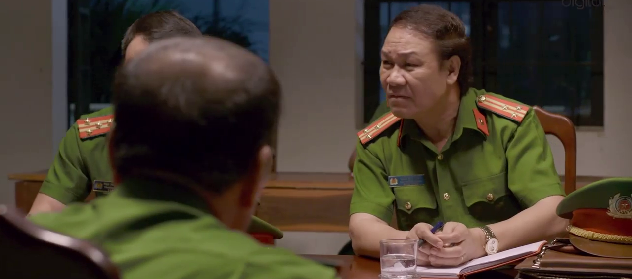 Bão ngầm - Tập 29: Tòng chết, Hải Triều dùng kế dụ rắn ra khỏi hang để bắt Toàn khỉ đốm - Ảnh 11. Bão ngầm - Tập 29: Tòng chết, Hải Triều dùng kế dụ rắn ra khỏi hang để bắt Toàn khỉ đốm - Ảnh 11.