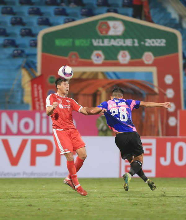 Vòng 3 V.League 1-2022: Bùng nổ bàn thắng, khán đài cuồng nhiệt - Ảnh 4.