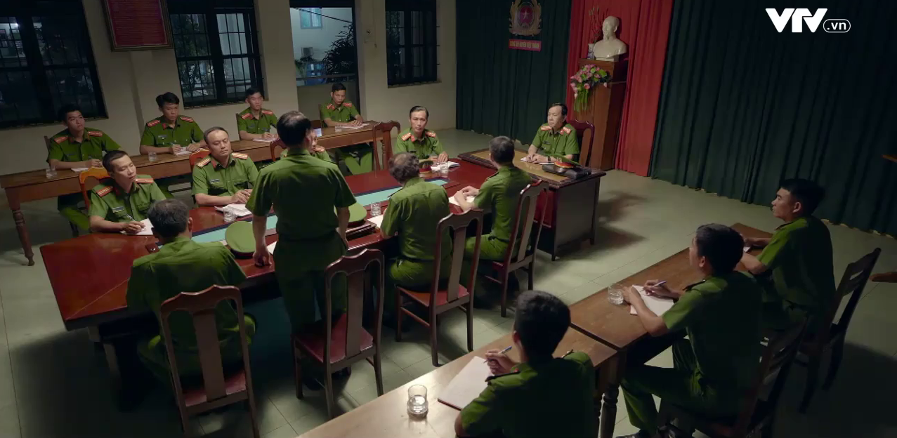 Bão ngầm - Tập 29: Tòng chết, Hải Triều dùng kế dụ rắn ra khỏi hang để bắt Toàn khỉ đốm - Ảnh 10. Bão ngầm - Tập 29: Tòng chết, Hải Triều dùng kế dụ rắn ra khỏi hang để bắt Toàn khỉ đốm - Ảnh 10.