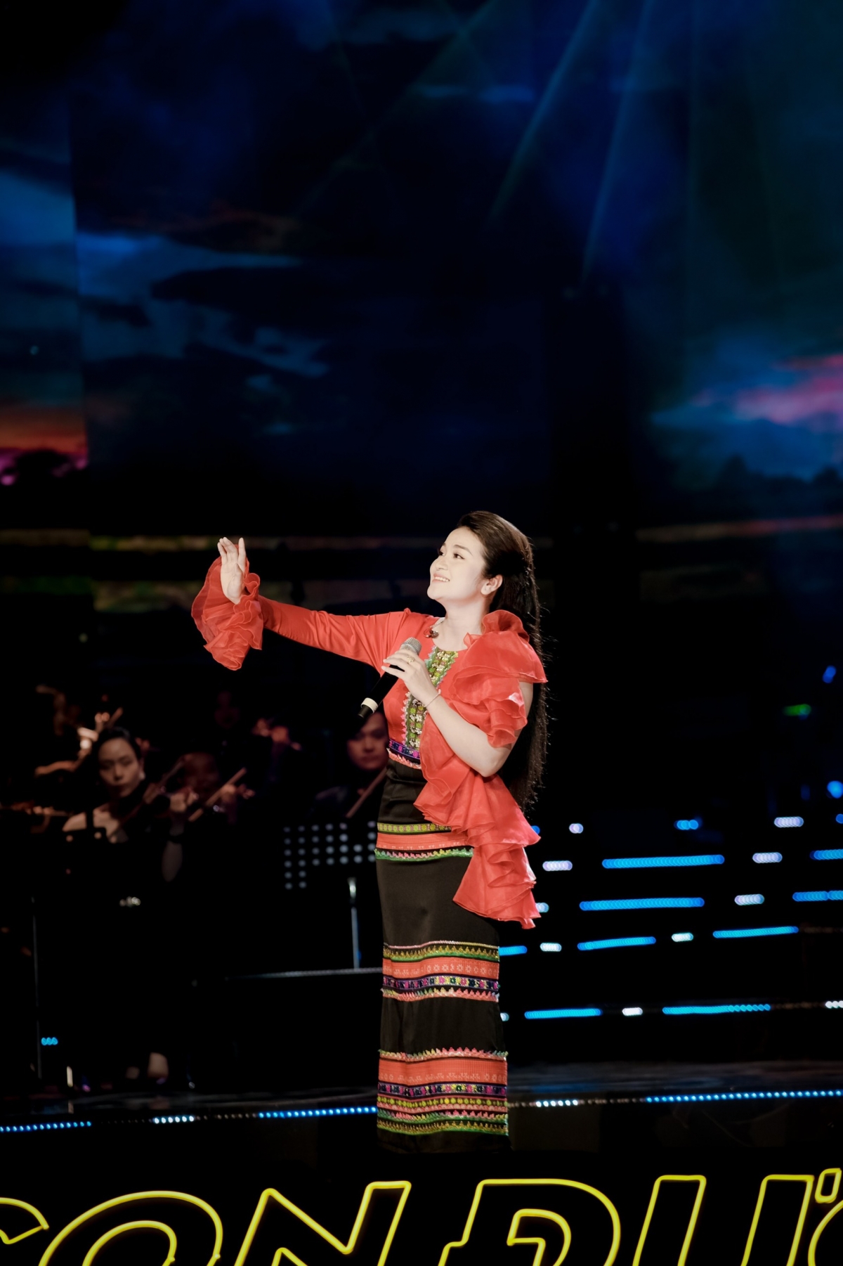 Con đường âm nhạc: Đêm nhạc ngập tràn cảm xúc với nghệ sĩ Xuân Thủy - Ảnh 1. Con đường âm nhạc: Đêm nhạc ngập tràn cảm xúc với nghệ sĩ Xuân Thủy - Ảnh 1.