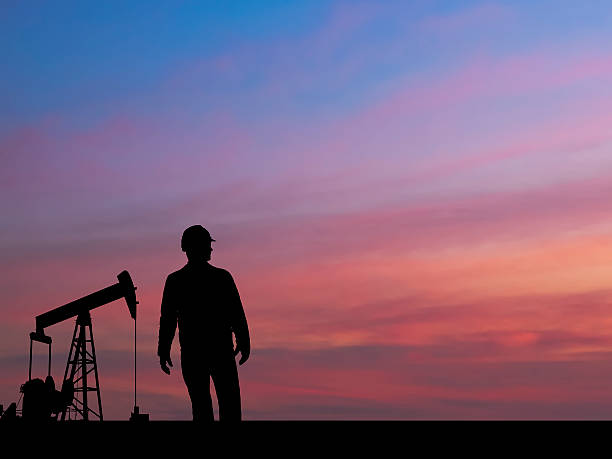 Giá dầu ghi nhận tuần tăng giá đầu tiên từ đầu tháng 4 - Ảnh 1.