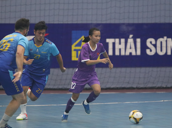 Hướng đến SEA Games 31: ĐT nữ futsal Việt Nam chuẩn bị cho đợt tập huấn tại Bahrain - Ảnh 1.