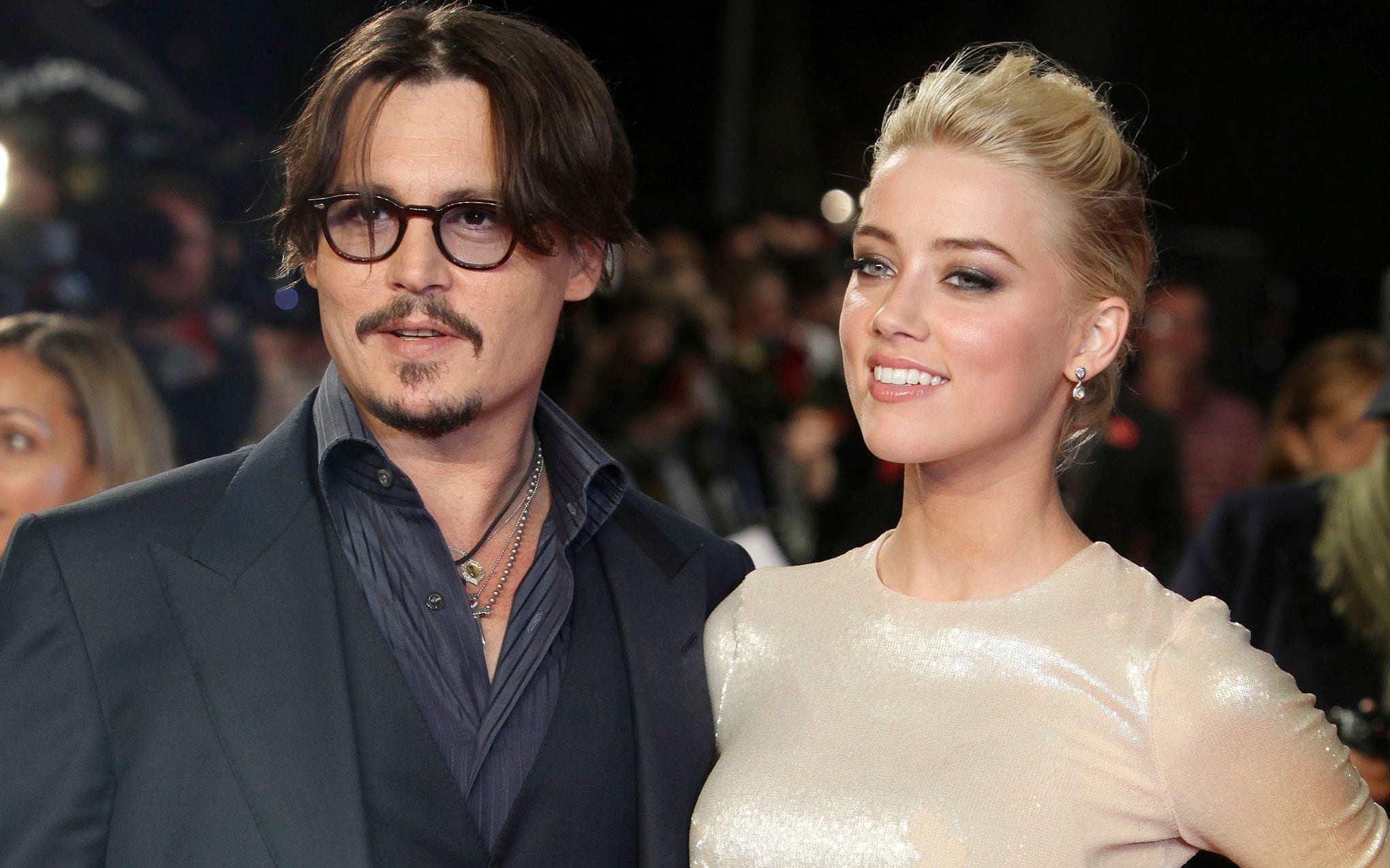 Johnny Depp - Amber Heard: Cuộc hôn nhân ồn ào và sóng gió nhất Hollywood