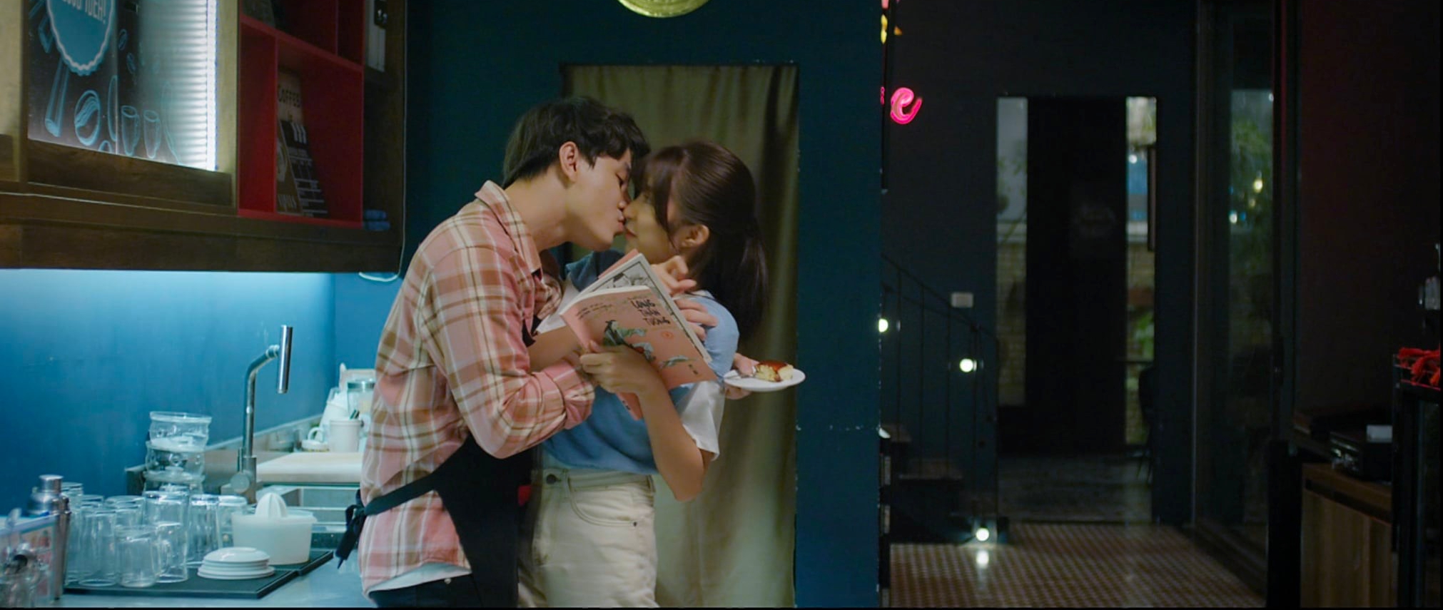 Thương ng&agrave;y nắng về 2 - Tập 10: B&agrave; Nga đồng &yacute; cho V&acirc;n Trang nhận mẹ đẻ - Ảnh 16.