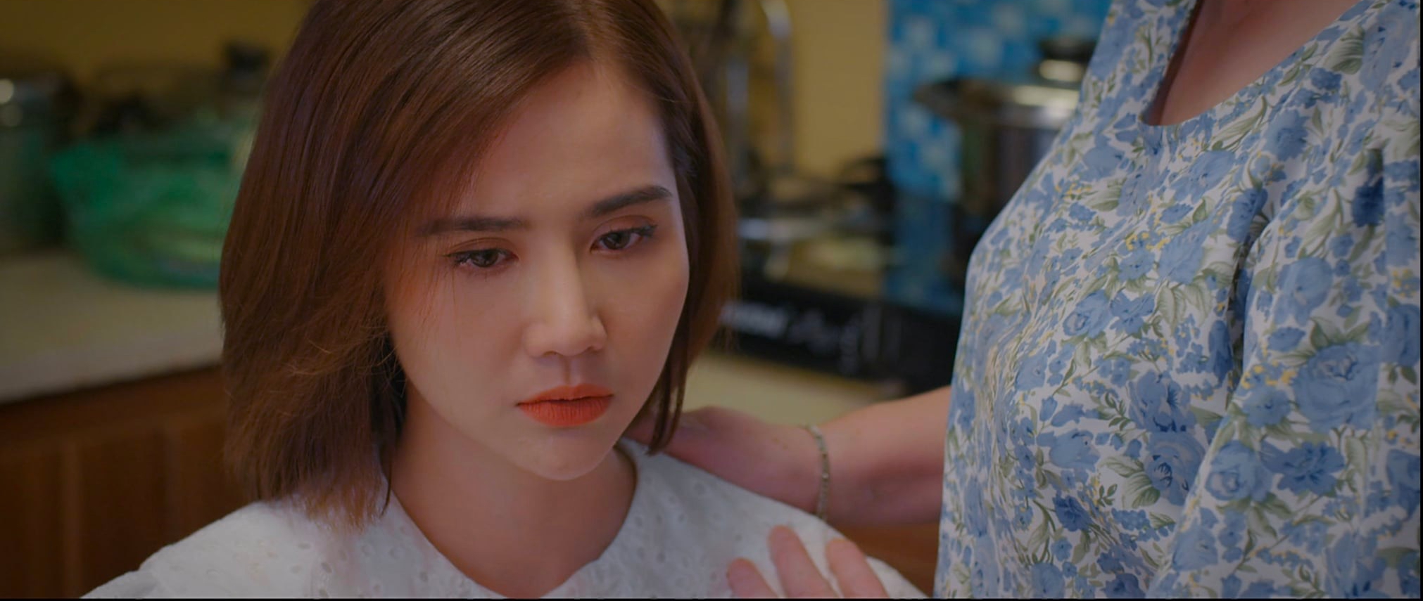 Thương ng&agrave;y nắng về 2 - Tập 10: B&agrave; Nga đồng &yacute; cho V&acirc;n Trang nhận mẹ đẻ - Ảnh 10.