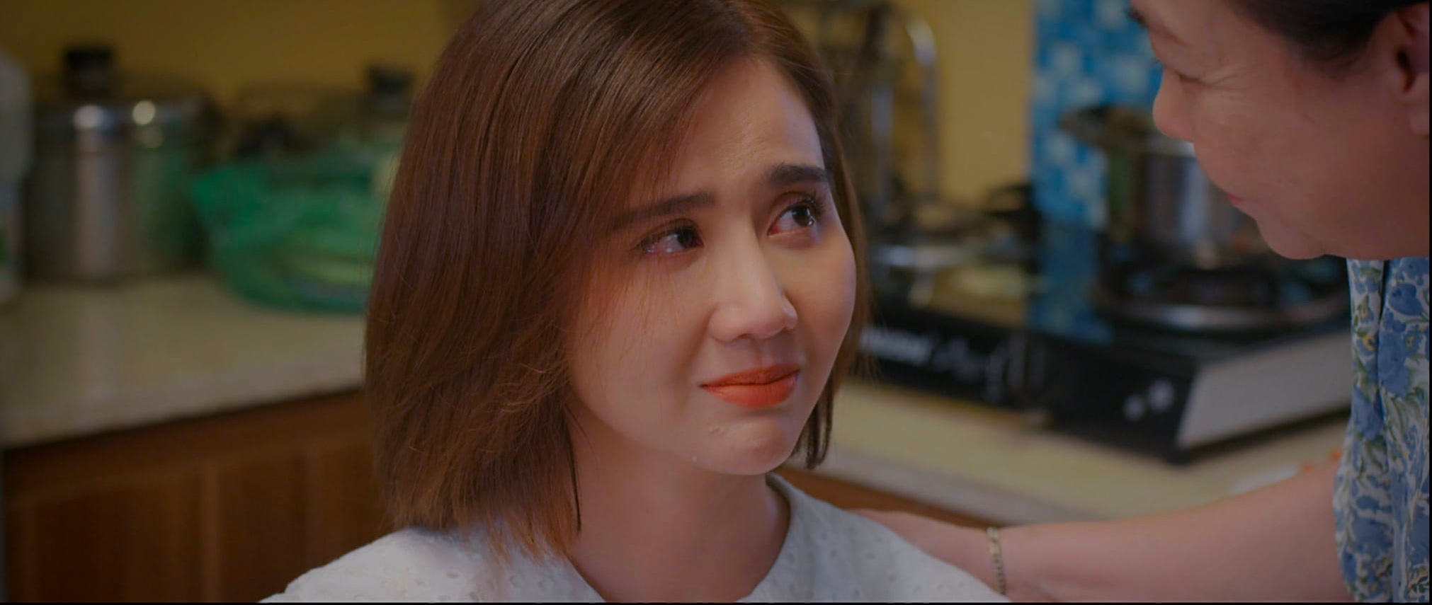 Thương ng&agrave;y nắng về 2 - Tập 10: B&agrave; Nga đồng &yacute; cho V&acirc;n Trang nhận mẹ đẻ - Ảnh 9.