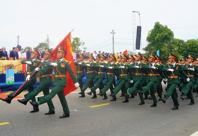 Lễ thượng cờ “Thống nhất non sông” tại Đôi bờ Hiền Lương-Bến Hải - Ảnh 2.