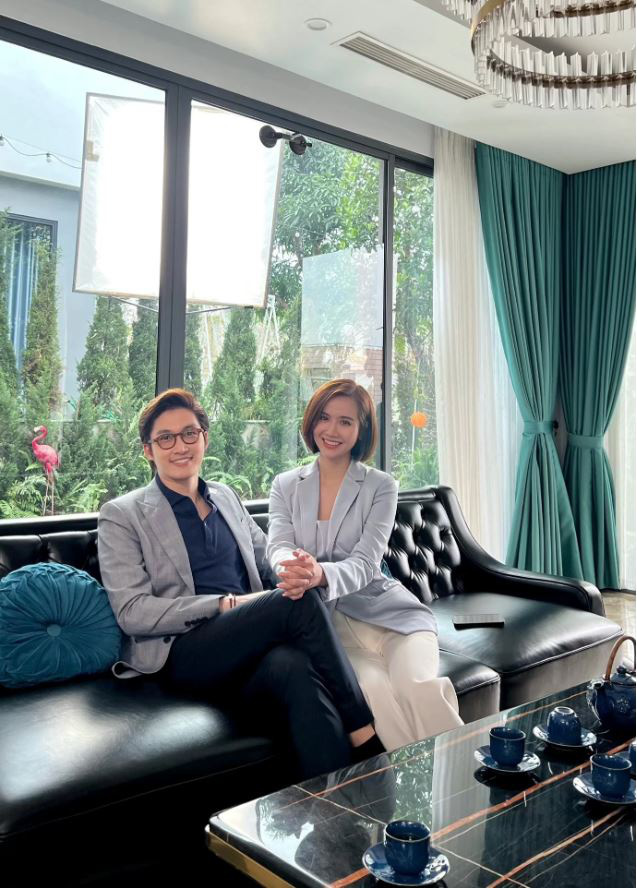 Thương ngày nắng về: Huyền Lizzie gây choáng với gia tài váy áo đồ sộ ở phần 2 - Ảnh 9. Thương ngày nắng về: Huyền Lizzie gây choáng với gia tài váy áo đồ sộ ở phần 2 - Ảnh 9.