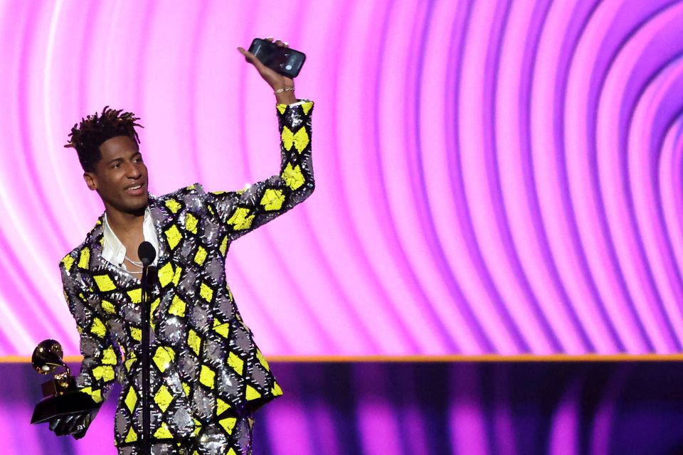 Grammy 2022: “Leave the Door Open” – Silk Sonic thắng giải Ghi âm của năm, Jon Batiste giành Album của năm - Ảnh 15. Grammy 2022: “Leave the Door Open” – Silk Sonic thắng giải Ghi âm của năm, Jon Batiste giành Album của năm - Ảnh 15.