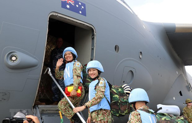
Female soldiers of Level 2 Field Hospital Rotation 1 set off to receive missions in South Sudan (Photo: VNA).
