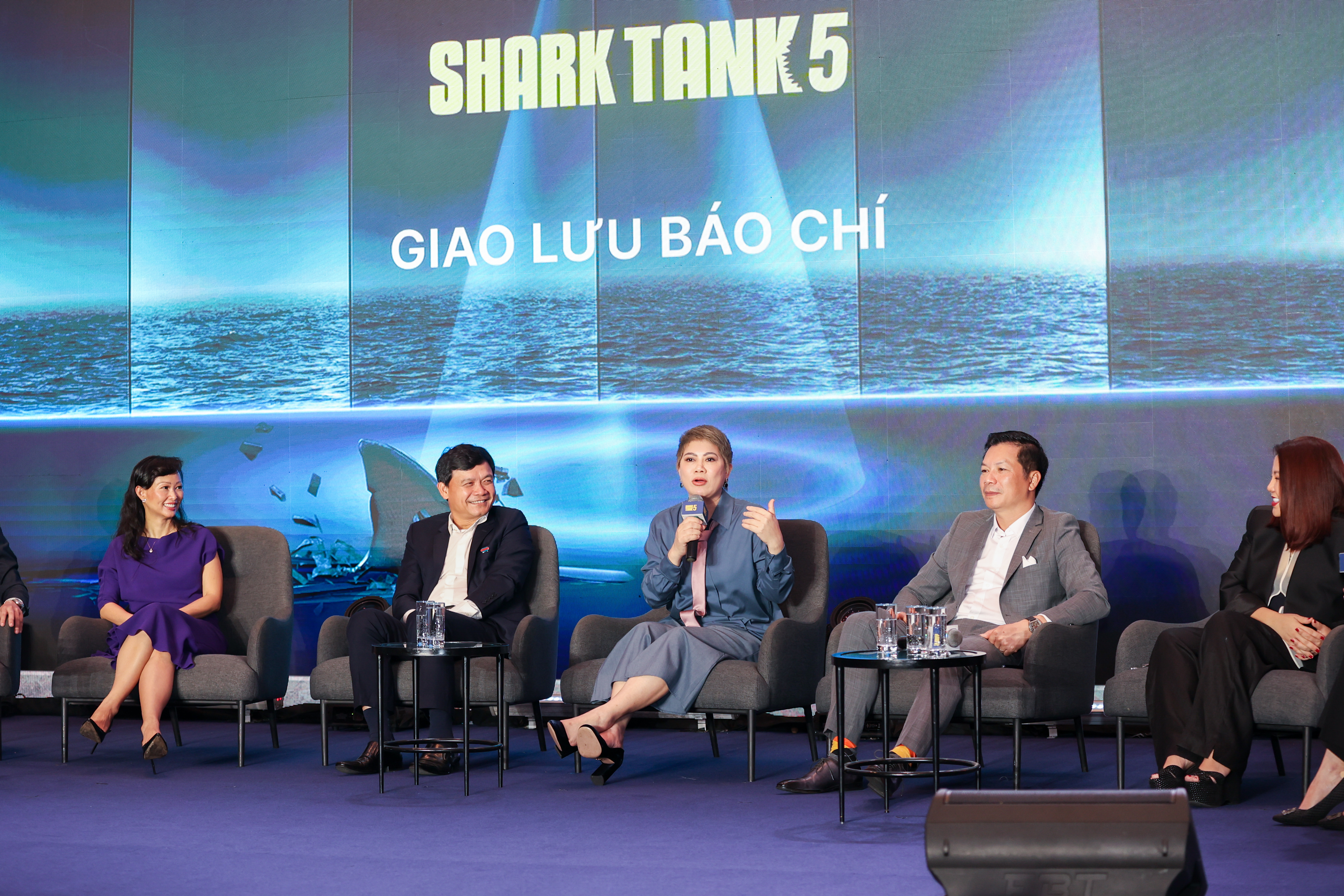 Shark Tank Việt Nam mùa 5 khởi động: Lộ diện cá mập mới toanh - Ảnh 1. Shark Tank Việt Nam mùa 5 khởi động: Lộ diện cá mập mới toanh - Ảnh 1.