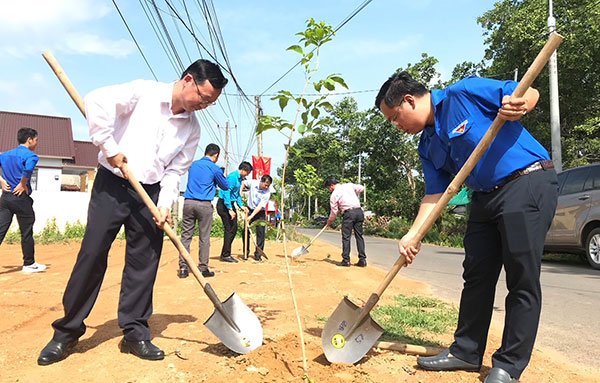 Đồng Nai đồng loạt ra quân hưởng ứng Tết trồng cây đời đời nhớ ơn Bác Hồ - Ảnh 1.